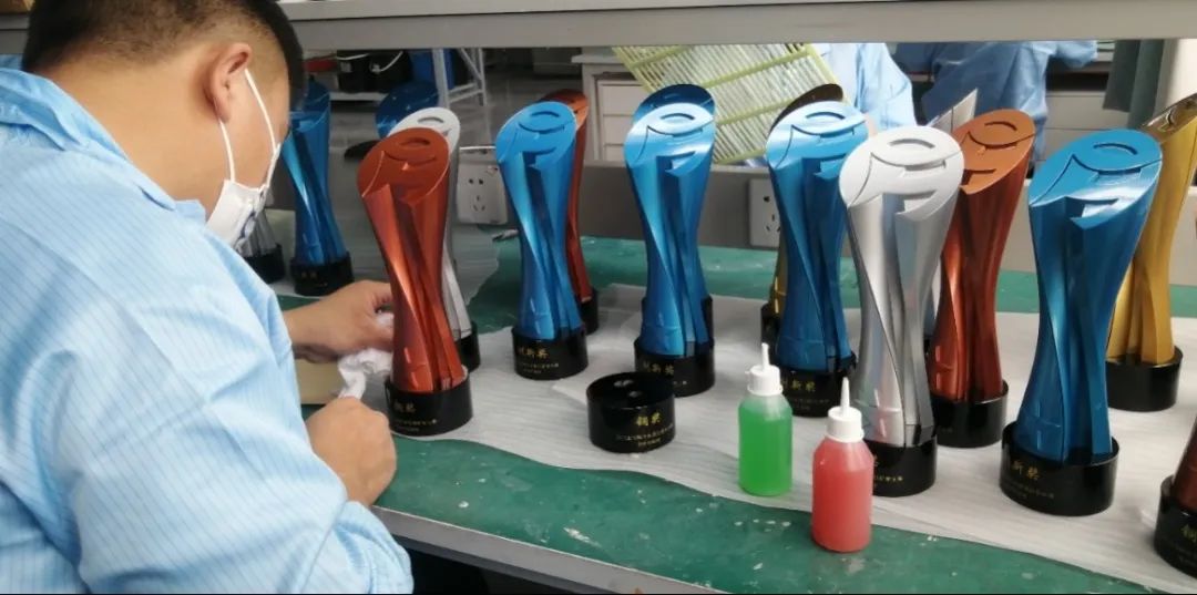 优联智造助力个性化小批量定制，速度快、质量好、更省钱