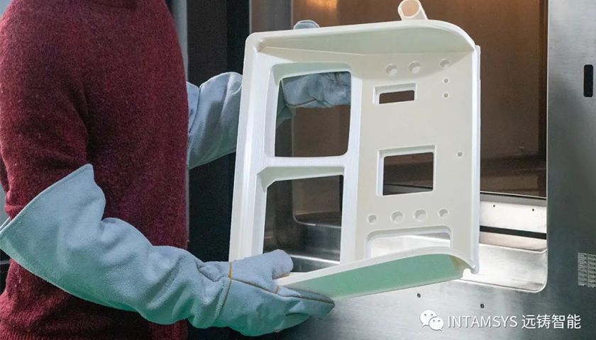 越来越多的厂家应用大型工业雕塑3D打印机代替传统原型制造方式